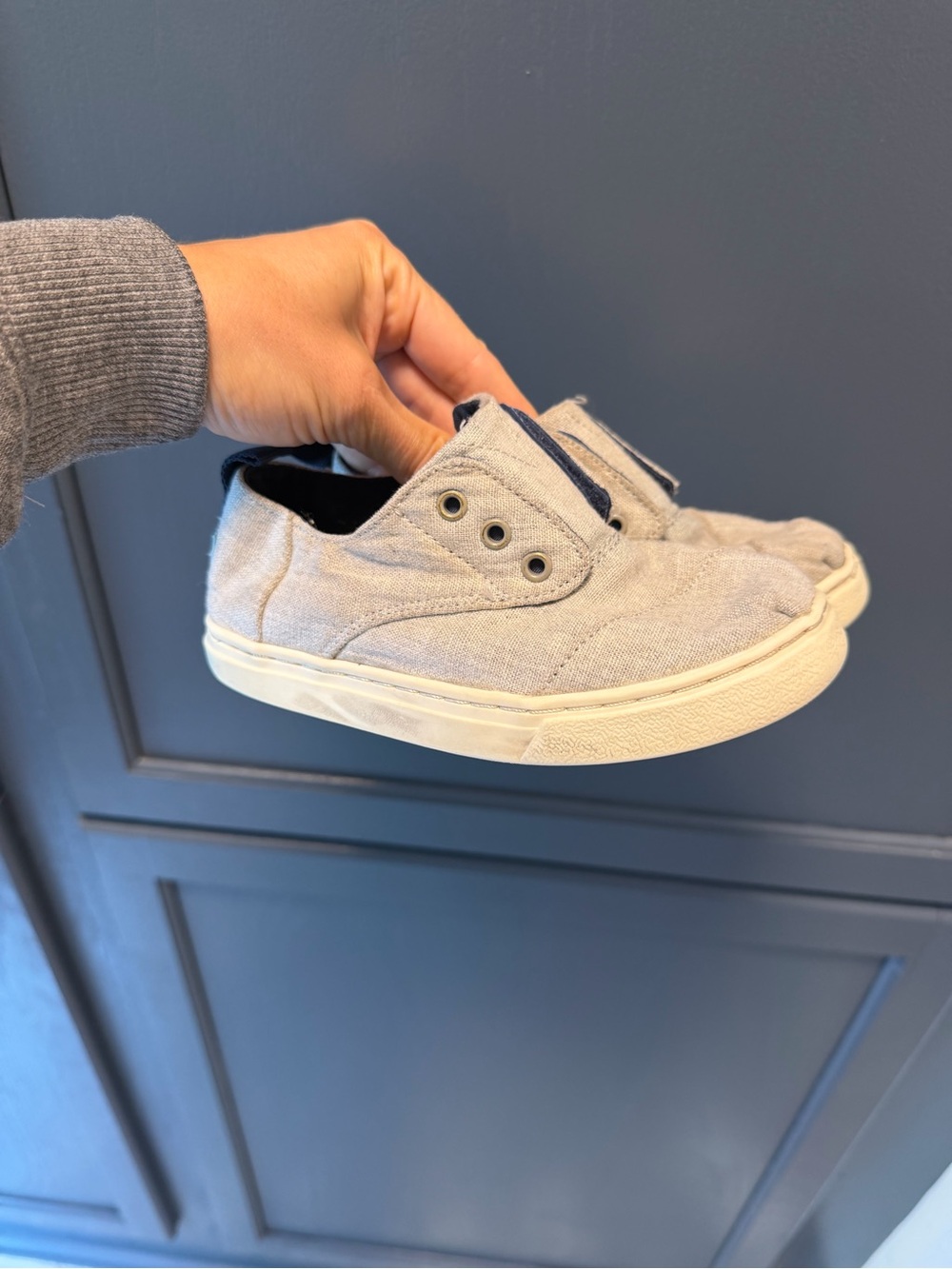 Size 10 toddler Toms